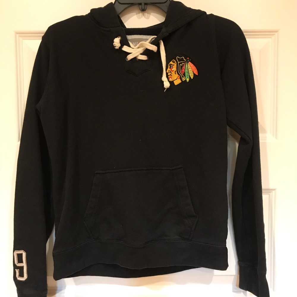 Medium women’s Blackhawks hoodie